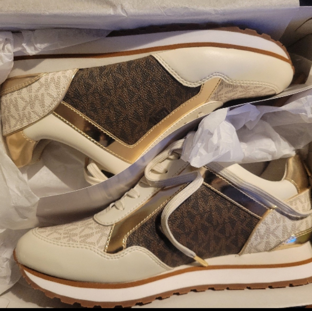 *sold* Michael Kors Sneakers